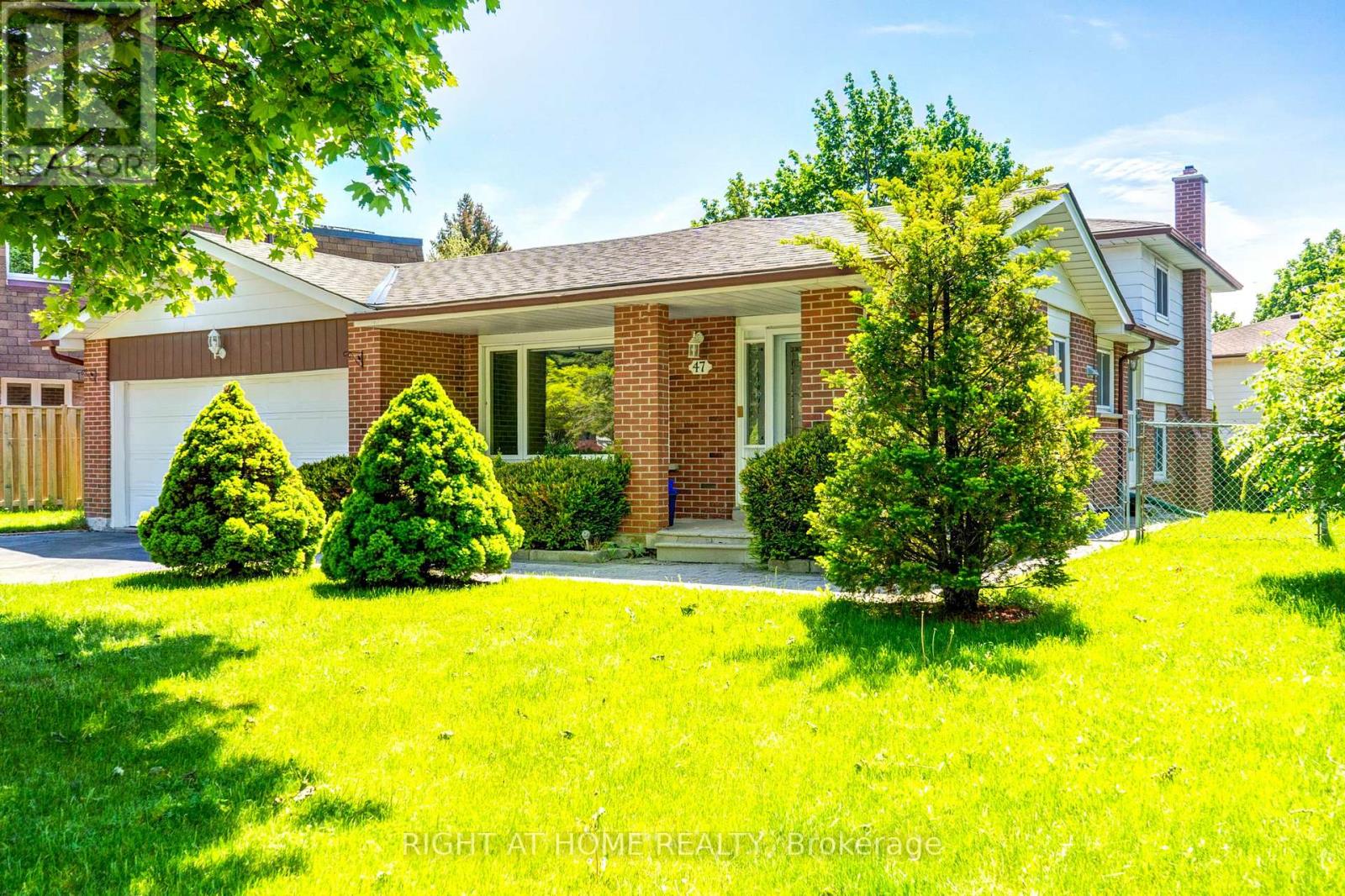 47 Shieldmark Crescent, Markham, Ontario  L3T 3T6 - Photo 4 - N13238034