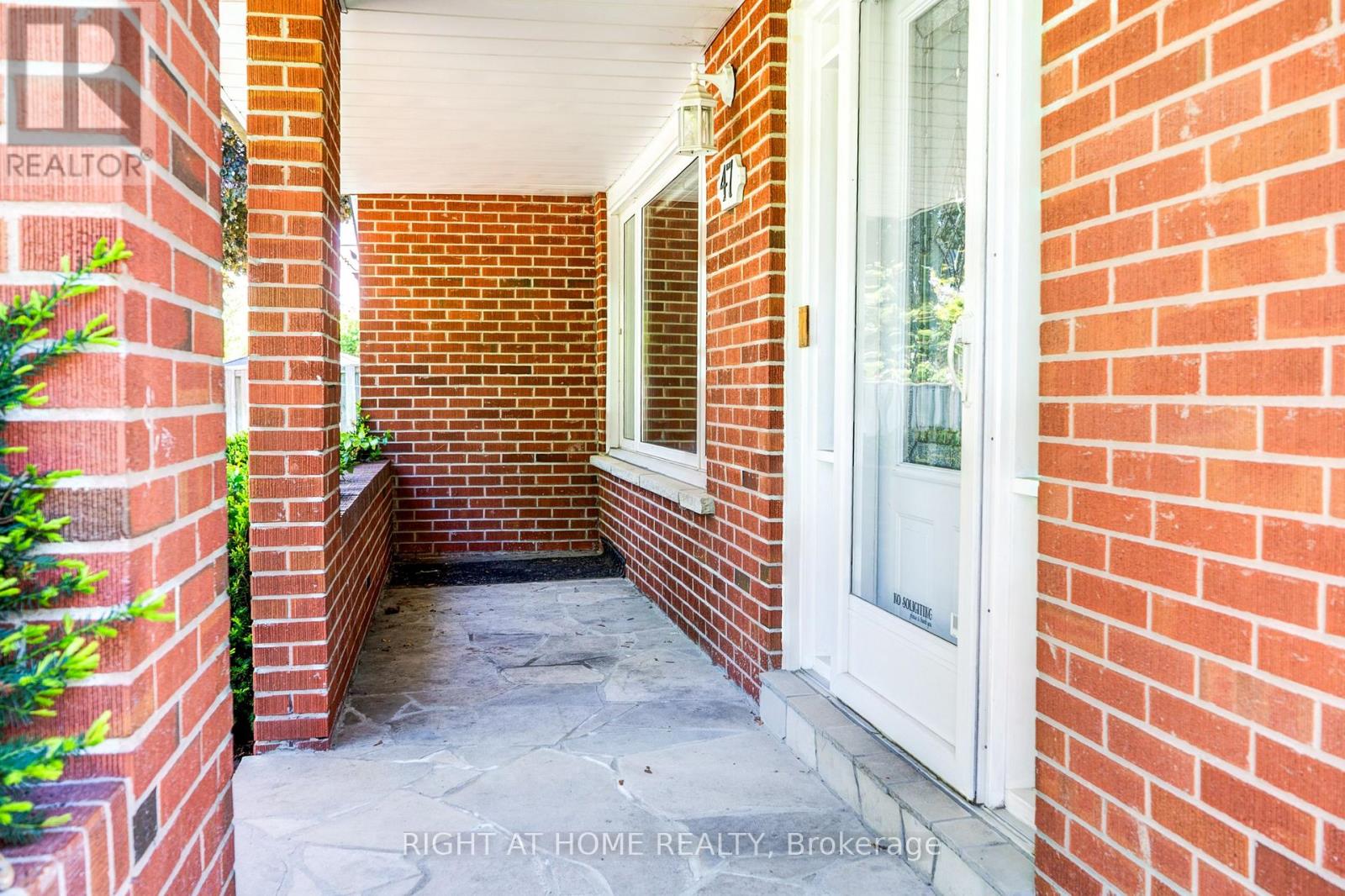 47 Shieldmark Crescent, Markham, Ontario  L3T 3T6 - Photo 5 - N13238034