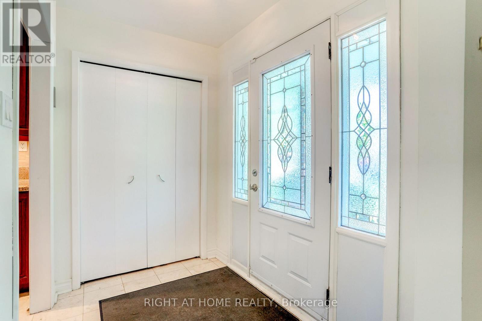 47 Shieldmark Crescent, Markham, Ontario  L3T 3T6 - Photo 6 - N13238034