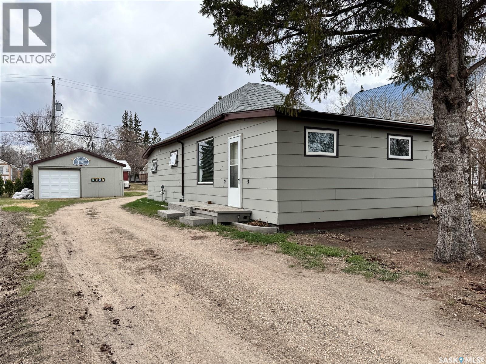309 A Avenue E, Wynyard, Saskatchewan  S0A 4T0 - Photo 1 - SK038227