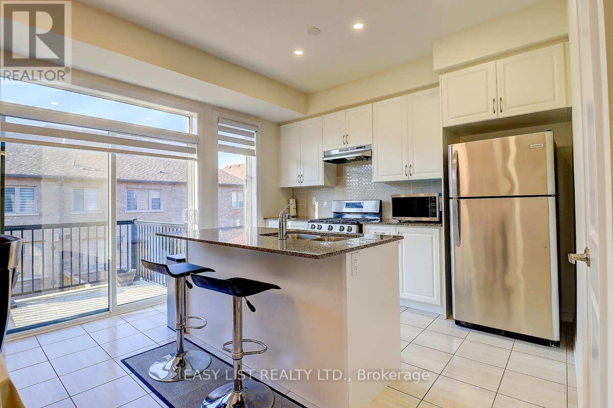 38 Hallmark Way, Whitby, Ontario  L1P 0K2 - Photo 12 - E13044584