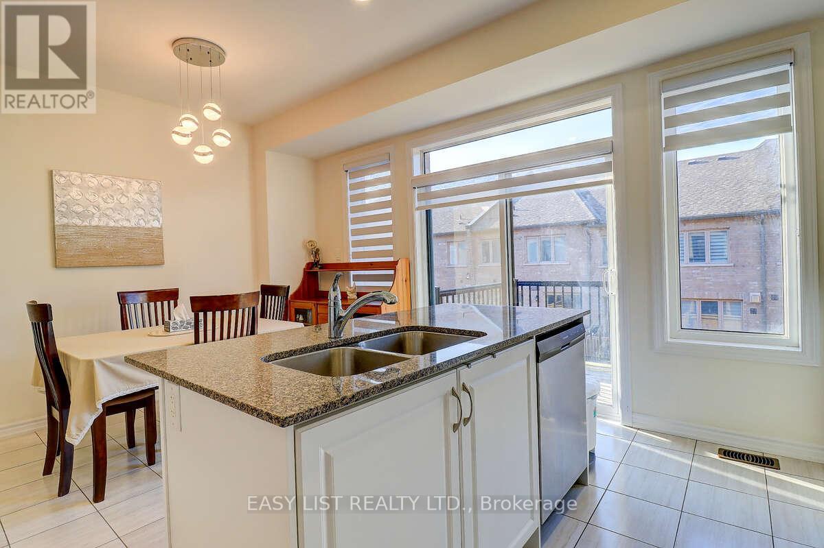 38 Hallmark Way, Whitby, Ontario  L1P 0K2 - Photo 13 - E13044584