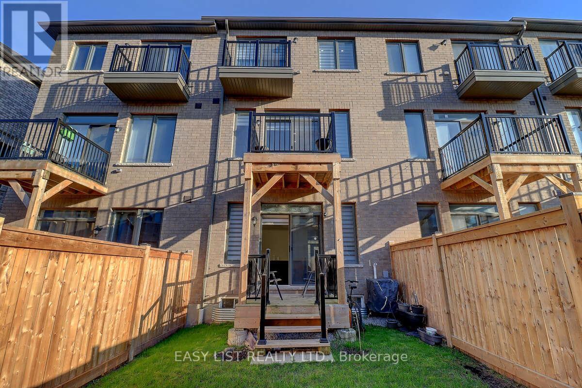 38 Hallmark Way, Whitby, Ontario  L1P 0K2 - Photo 39 - E13044584