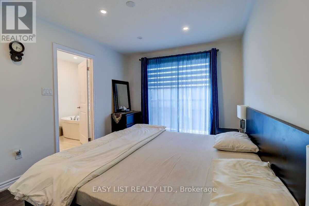 38 Hallmark Way, Whitby, Ontario  L1P 0K2 - Photo 23 - E13044584