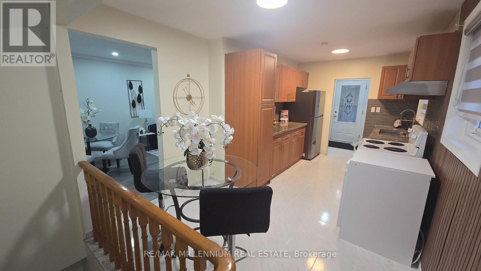 120 Duncanwoods Drive, Toronto, Ontario  M9L 2E1 - Photo 27 - W13218462