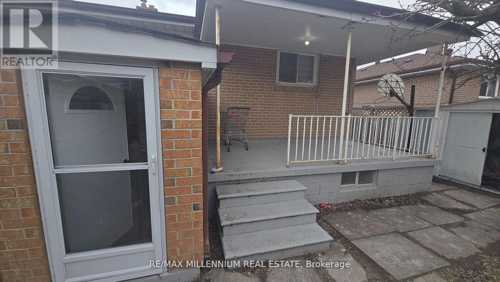 120 Duncanwoods Drive, Toronto, Ontario  M9L 2E1 - Photo 15 - W13218462
