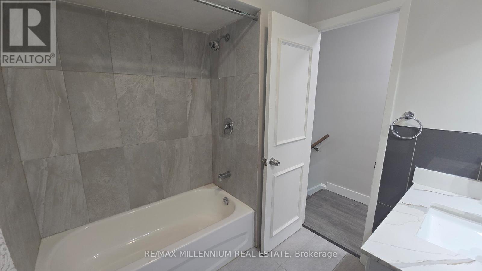 120 Duncanwoods Drive, Toronto, Ontario  M9L 2E1 - Photo 31 - W13218462