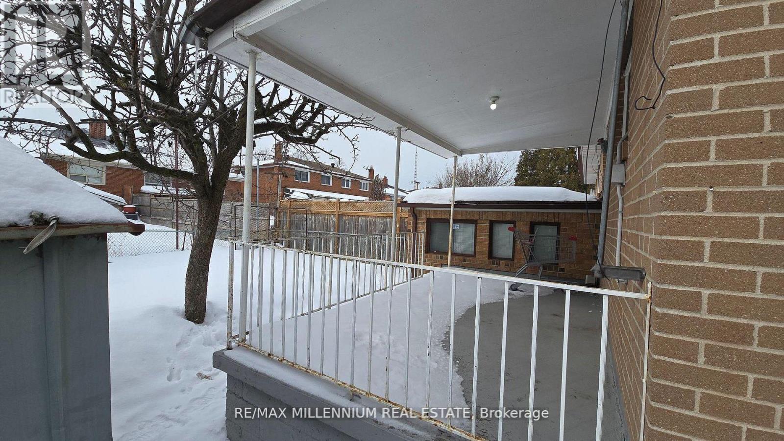 120 Duncanwoods Drive, Toronto, Ontario  M9L 2E1 - Photo 16 - W13218462