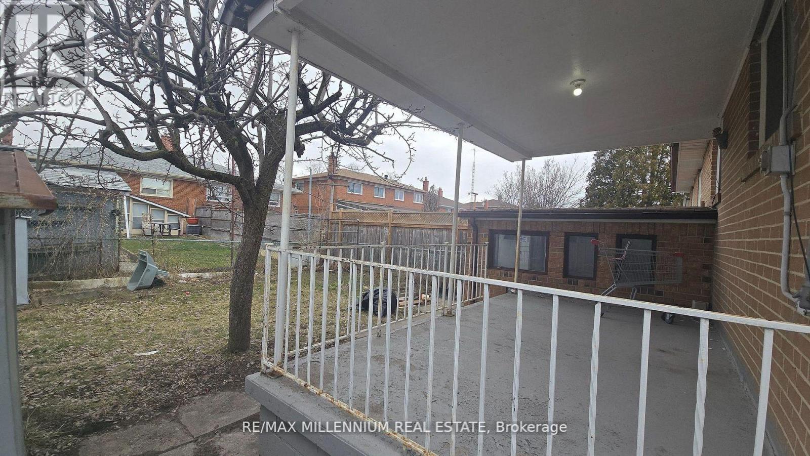 120 Duncanwoods Drive, Toronto, Ontario  M9L 2E1 - Photo 17 - W13218462
