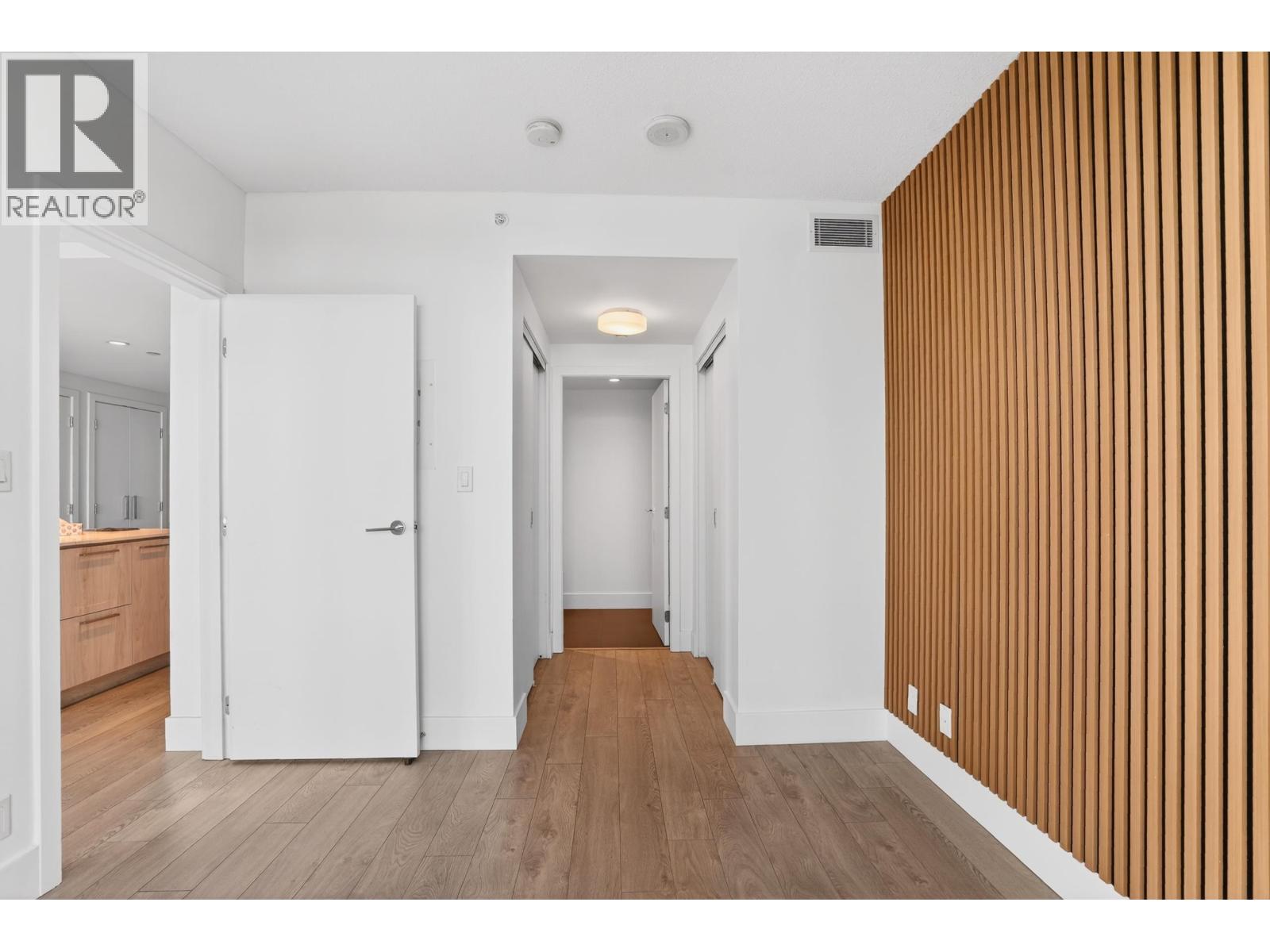 1804 680 Seylynn Crescent, North Vancouver, British Columbia  V7J 0B5 - Photo 16 - R3111608
