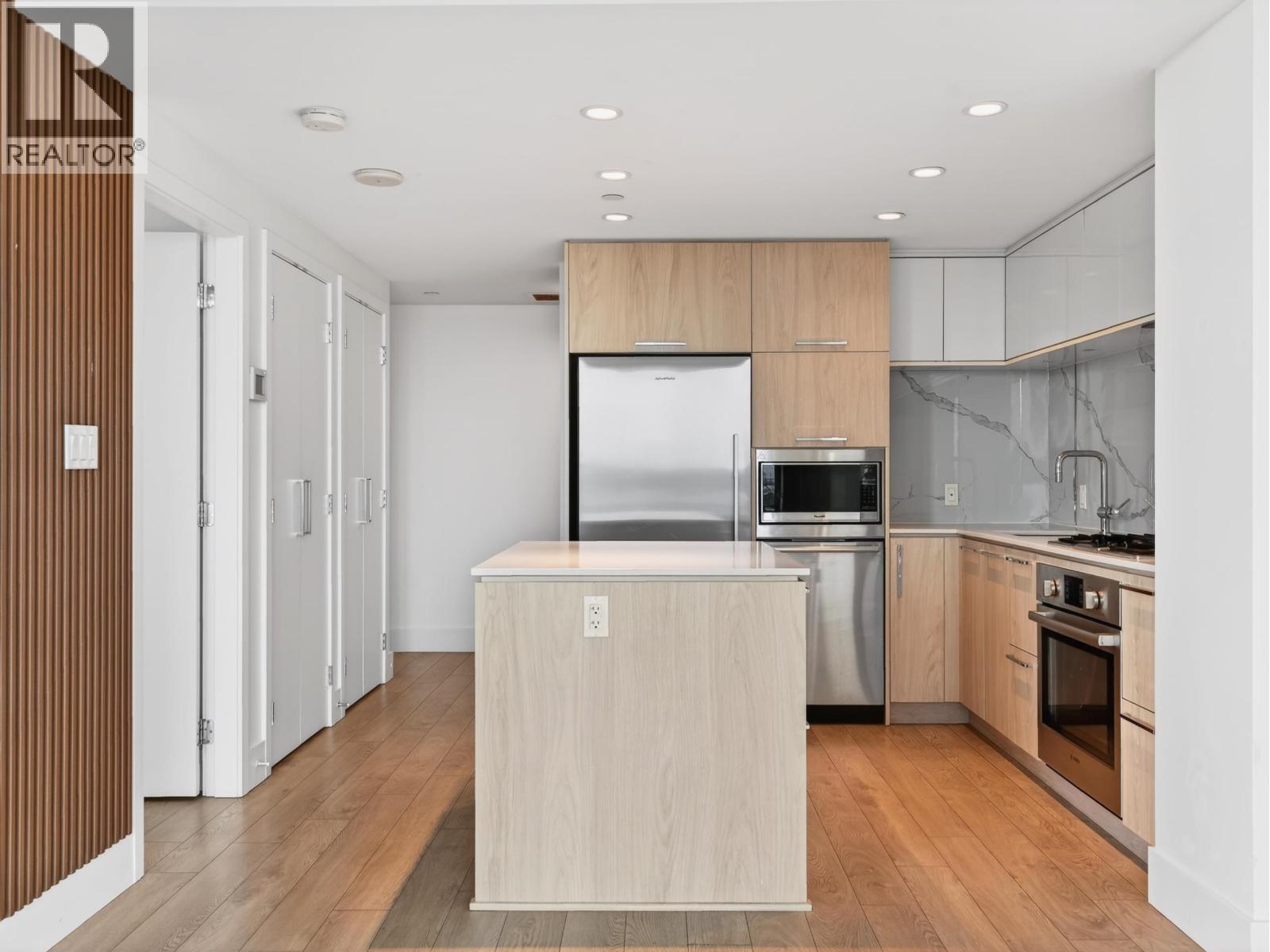 1804 680 Seylynn Crescent, North Vancouver, British Columbia  V7J 0B5 - Photo 12 - R3111608