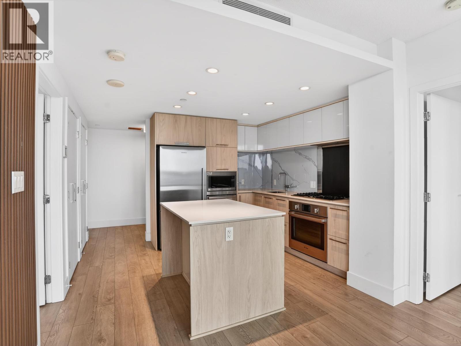 1804 680 Seylynn Crescent, North Vancouver, British Columbia  V7J 0B5 - Photo 13 - R3111608