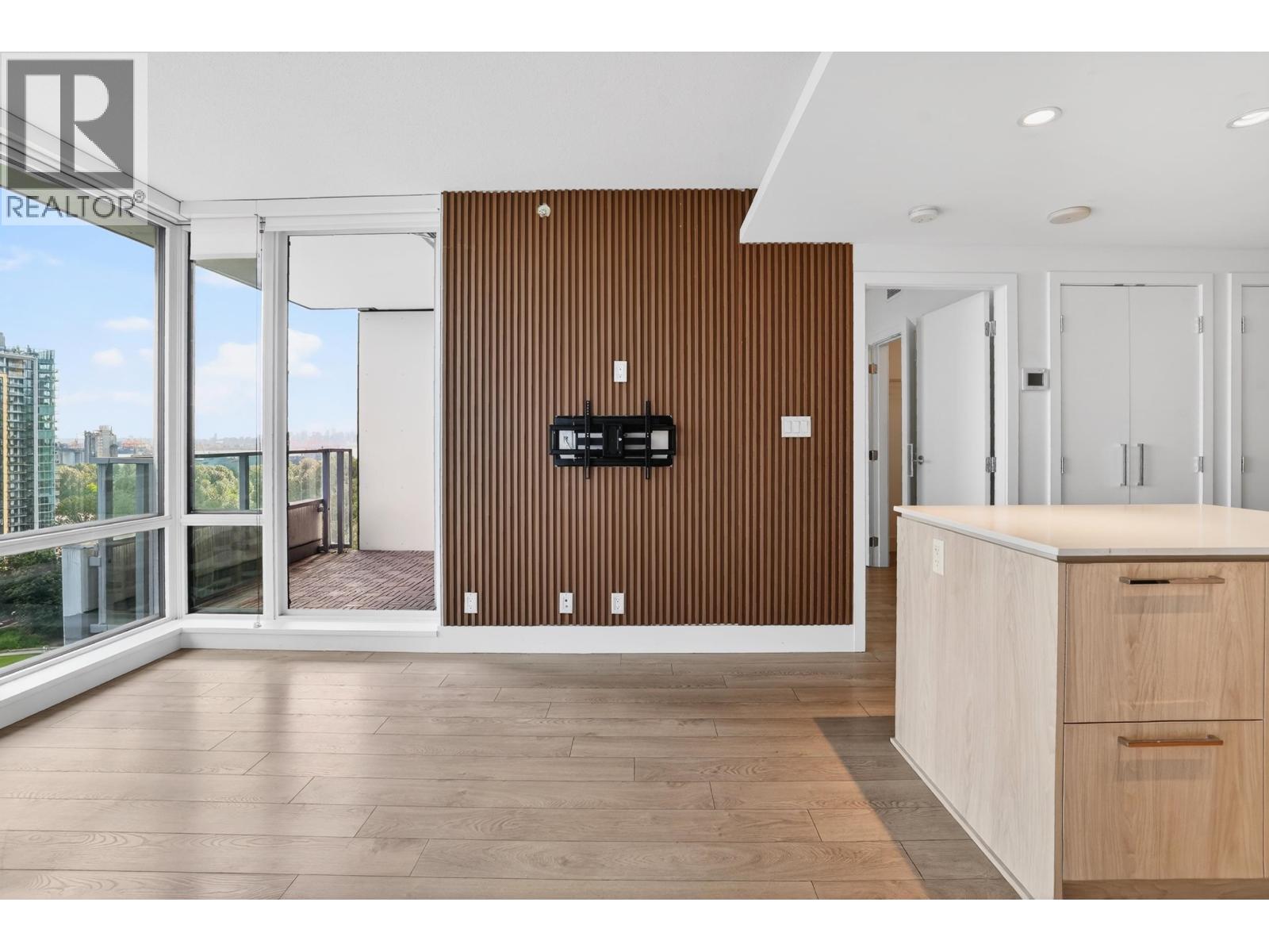 1804 680 Seylynn Crescent, North Vancouver, British Columbia  V7J 0B5 - Photo 11 - R3111608