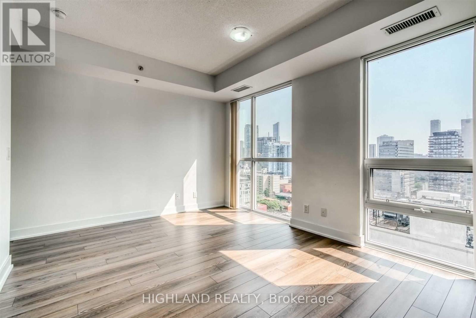 1705 - 318 Richmond Street W, Toronto, Ontario  M5V 1X2 - Photo 4 - C13238070