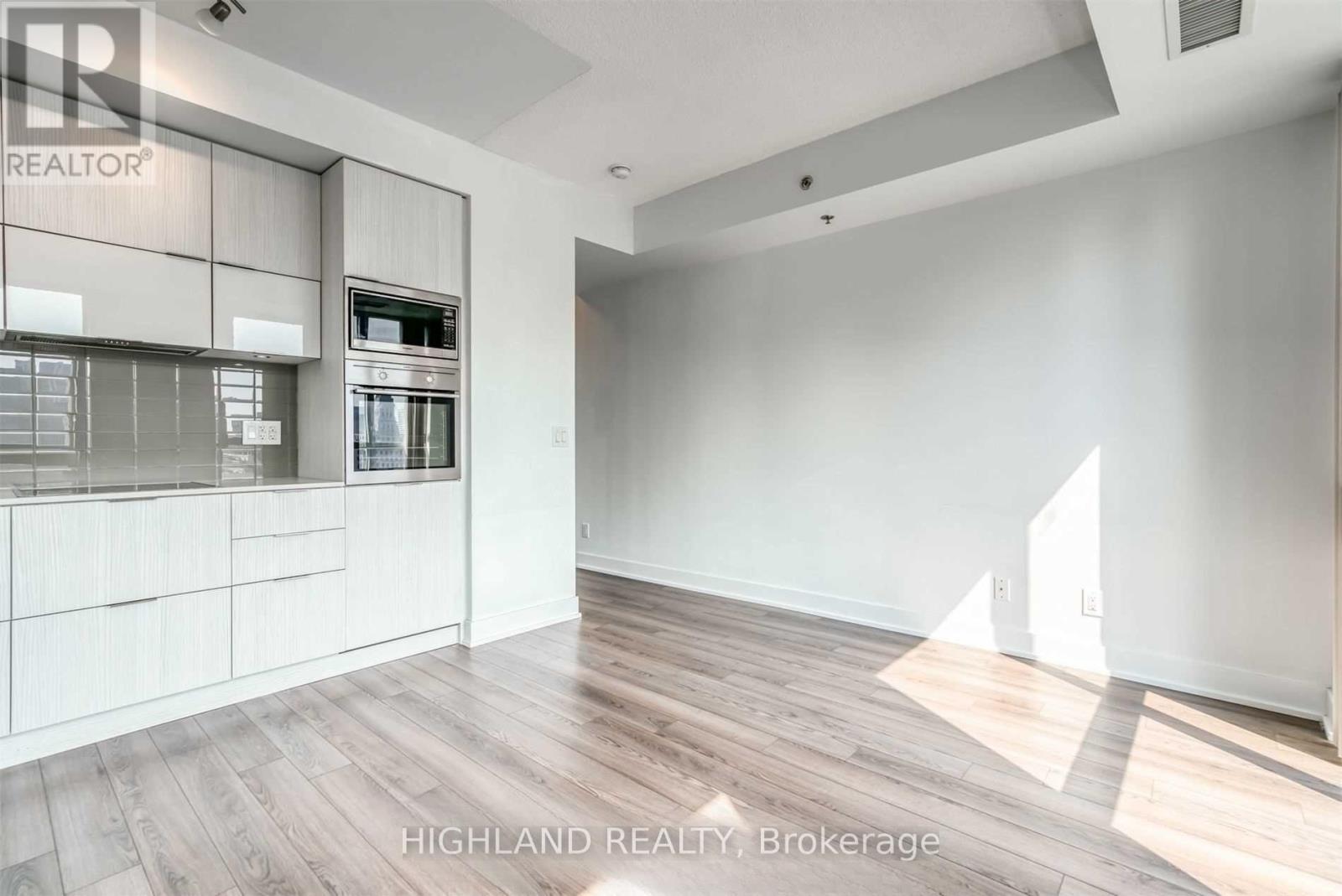 1705 - 318 Richmond Street W, Toronto, Ontario  M5V 1X2 - Photo 8 - C13238070