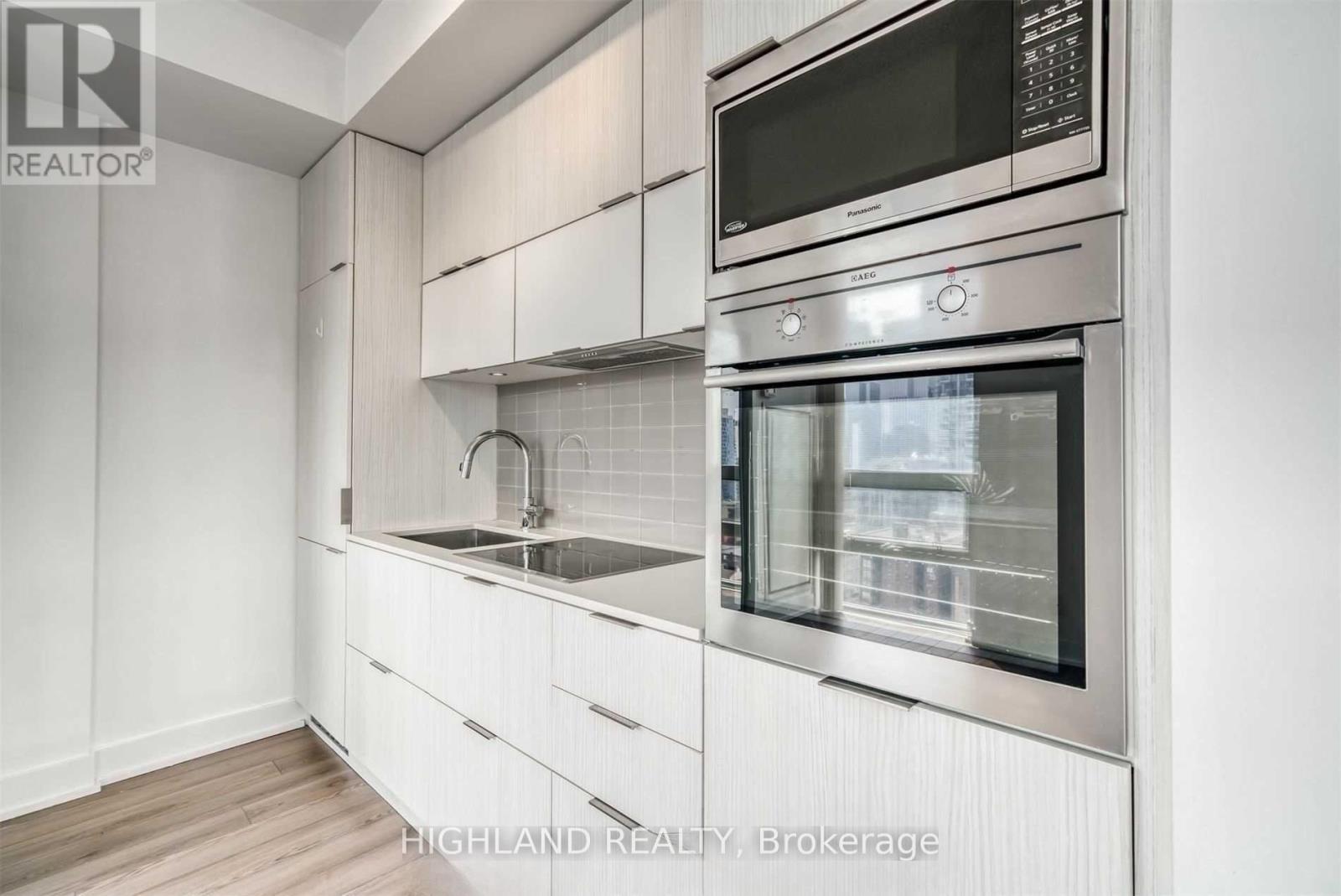 1705 - 318 Richmond Street W, Toronto, Ontario  M5V 1X2 - Photo 9 - C13238070
