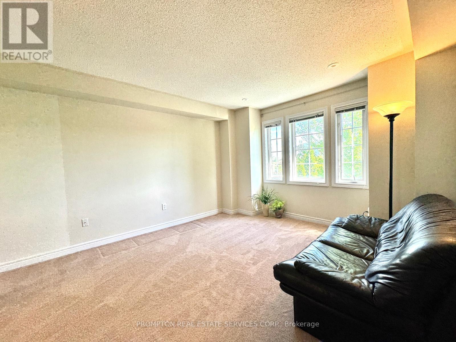 2516 Bur Oak Avenue, Markham, Ontario  L6B 1H2 - Photo 11 - N13238054