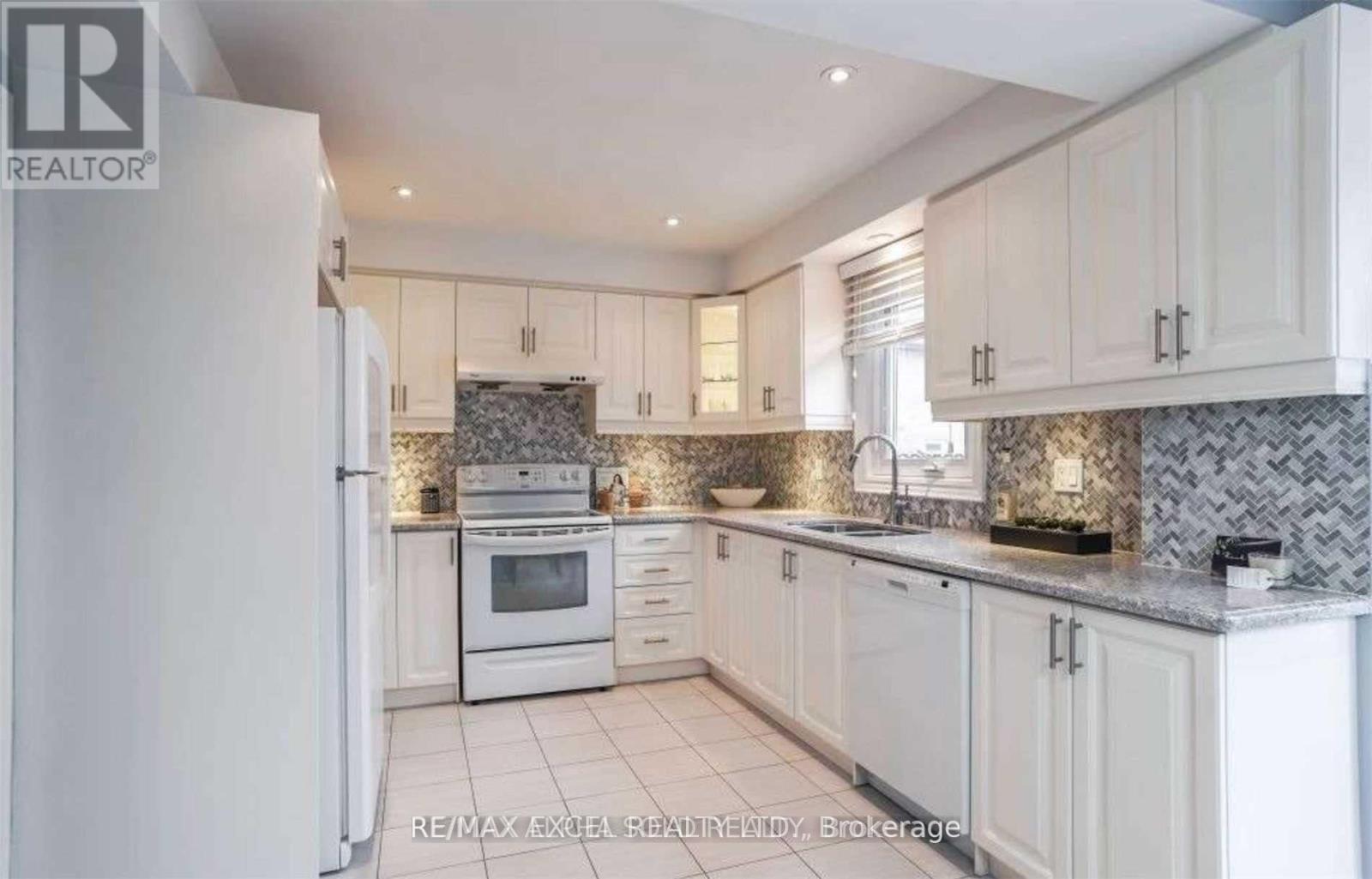 59 Dewberry Drive, Markham, Ontario  L3S 2S3 - Photo 11 - N13238078
