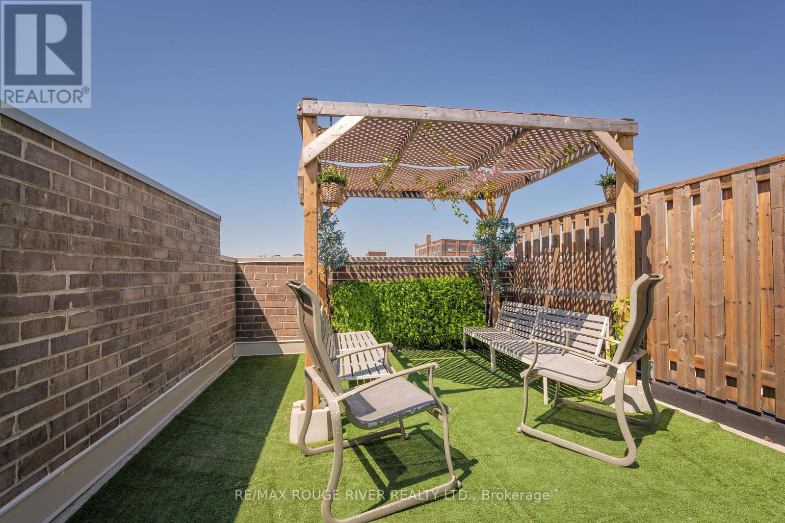 4 - 26 Ernest Avenue, Toronto, Ontario  M6P 3L8 - Photo 21 - W13238076