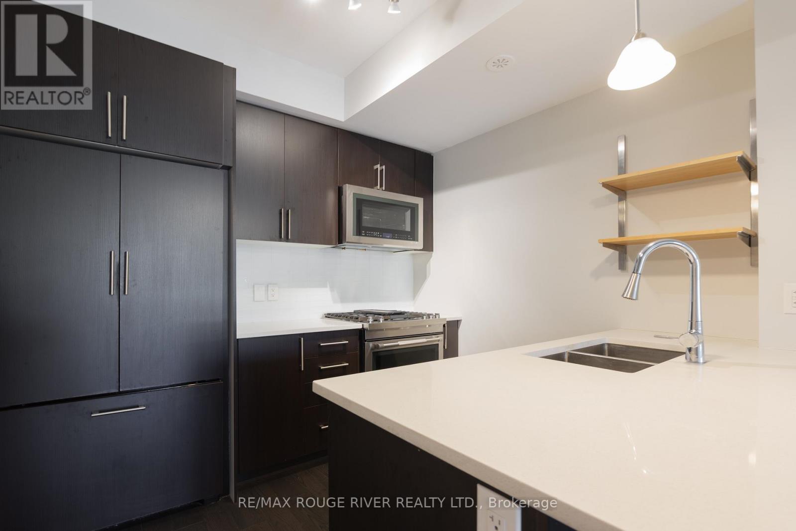 4 - 26 Ernest Avenue, Toronto, Ontario  M6P 3L8 - Photo 5 - W13238076