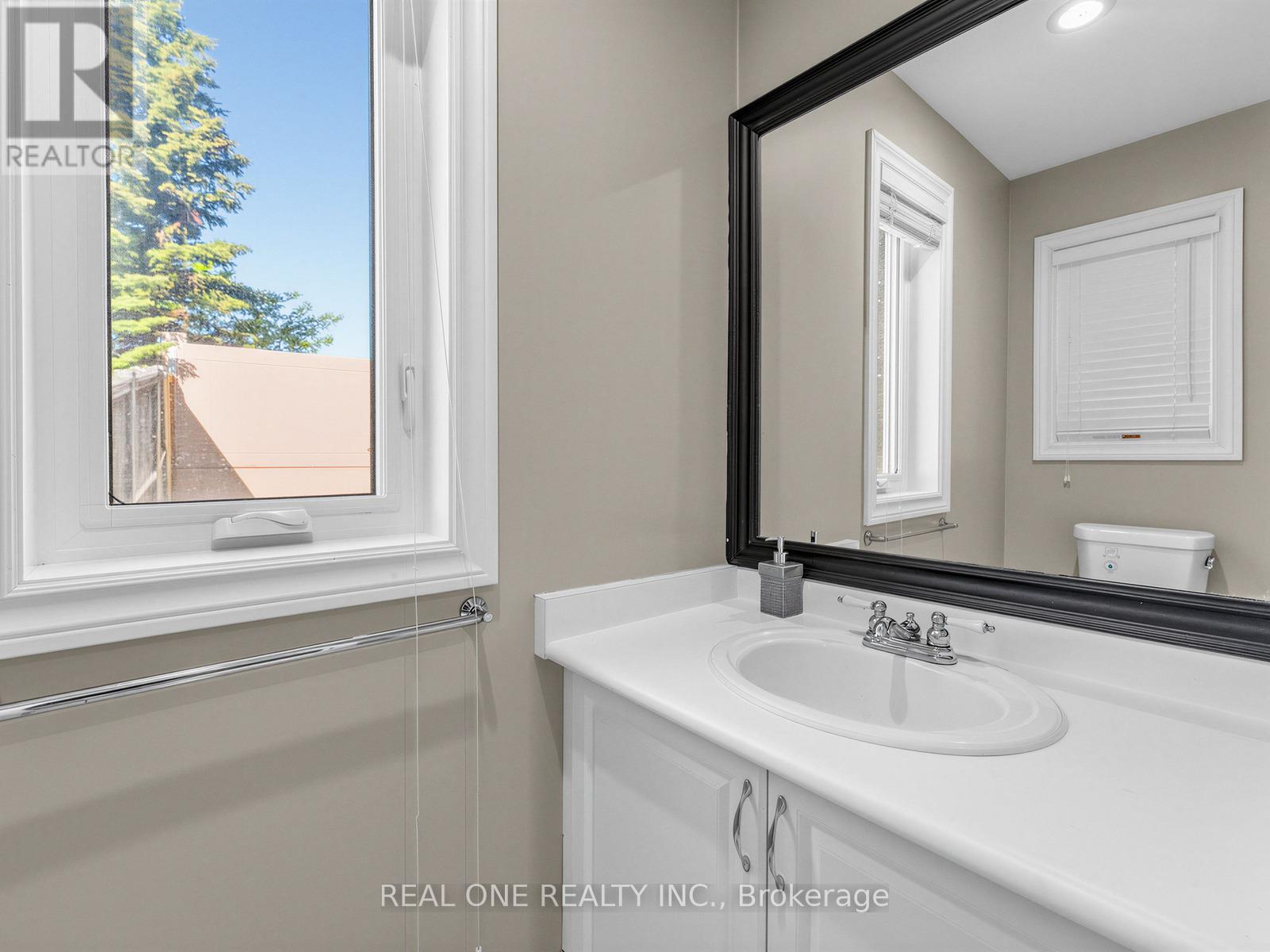 5849 Chorley Place, Mississauga, Ontario  L5M 5L7 - Photo 24 - W13238084