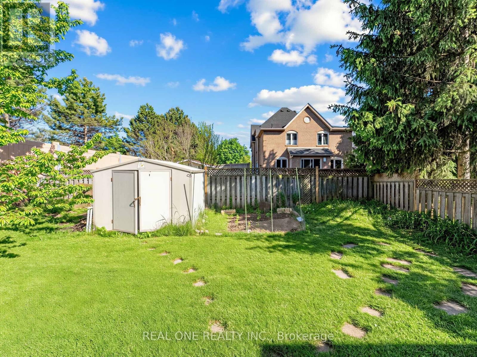5849 Chorley Place, Mississauga, Ontario  L5M 5L7 - Photo 32 - W13238084