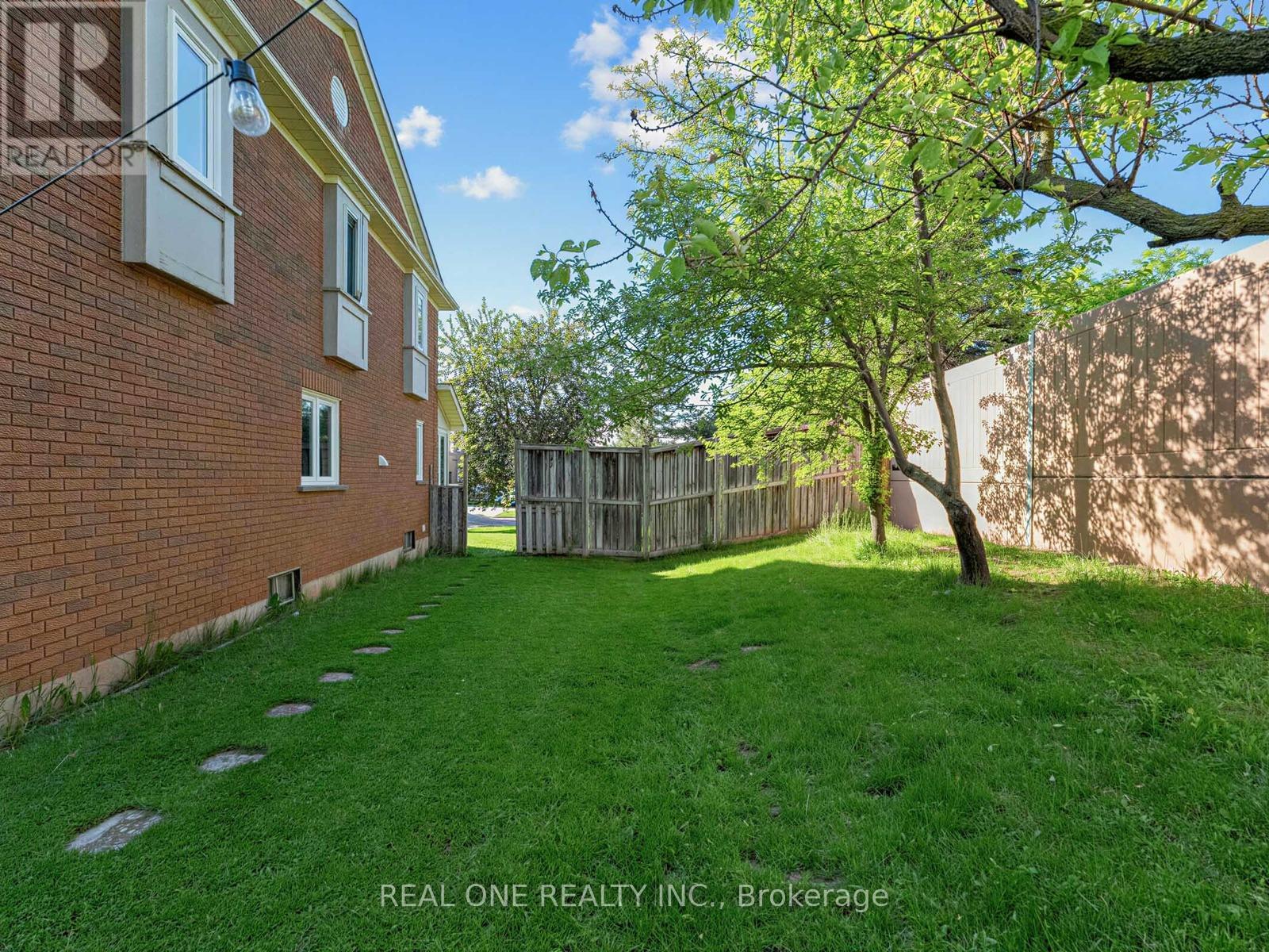 5849 Chorley Place, Mississauga, Ontario  L5M 5L7 - Photo 33 - W13238084