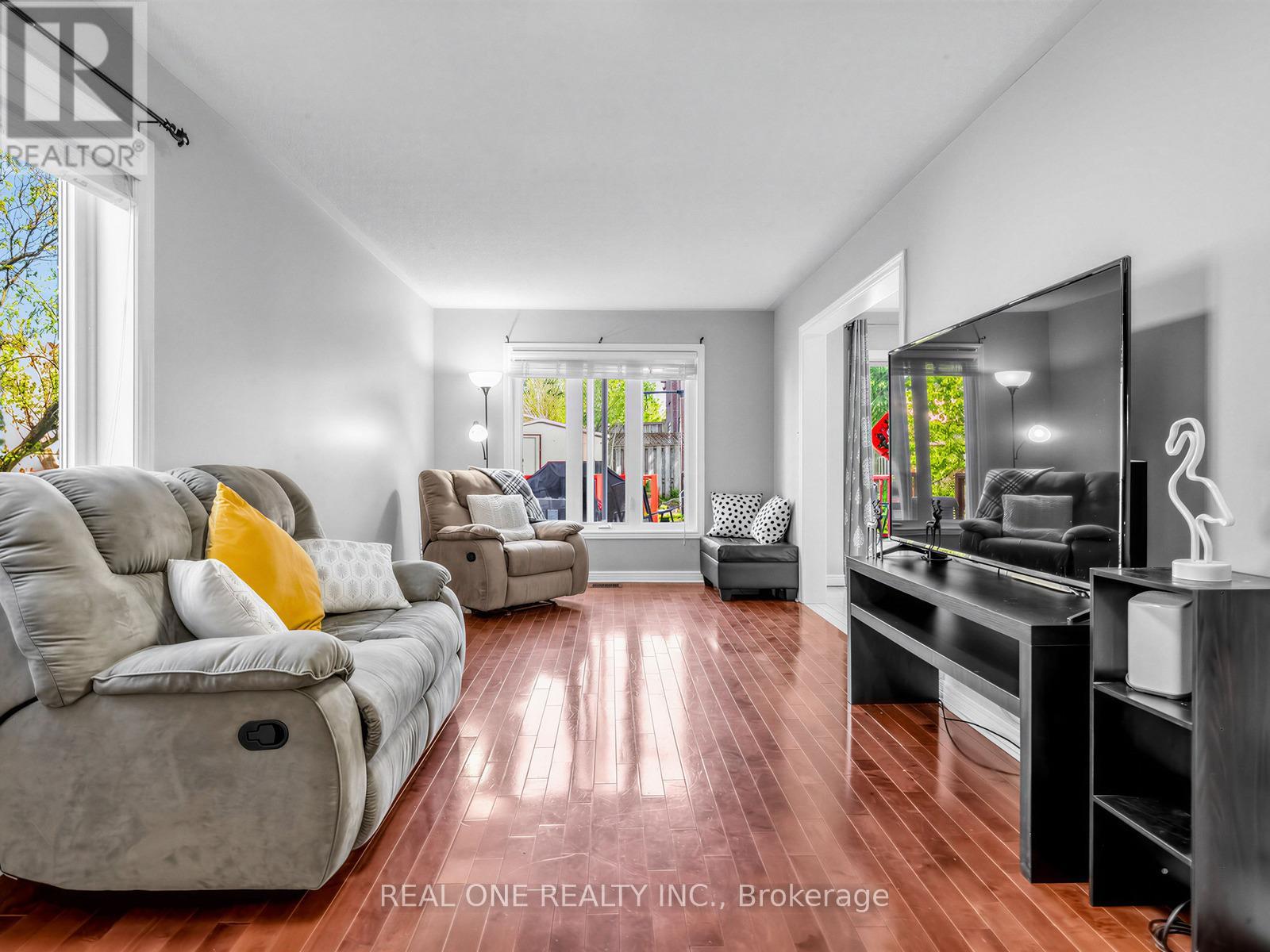 5849 Chorley Place, Mississauga, Ontario  L5M 5L7 - Photo 6 - W13238084