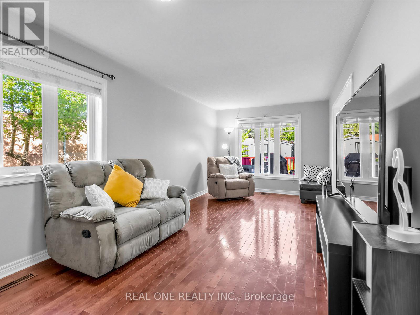 5849 Chorley Place, Mississauga, Ontario  L5M 5L7 - Photo 7 - W13238084