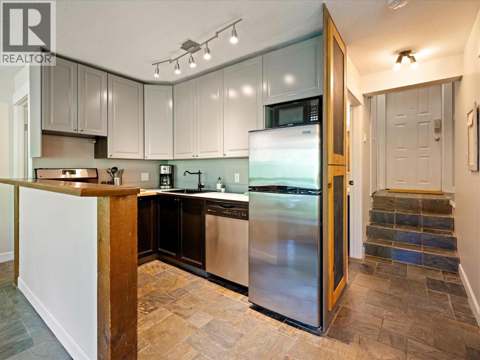 1 2240 Gondola Way, Whistler, British Columbia  V8E 0N1 - Photo 5 - R3131952