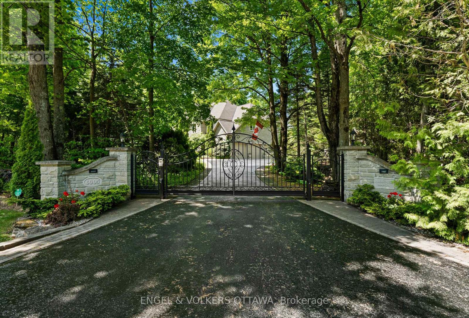 6005 Earlscourt Crescent, Ottawa, Ontario  K4M 1K2 - Photo 2 - X13238170
