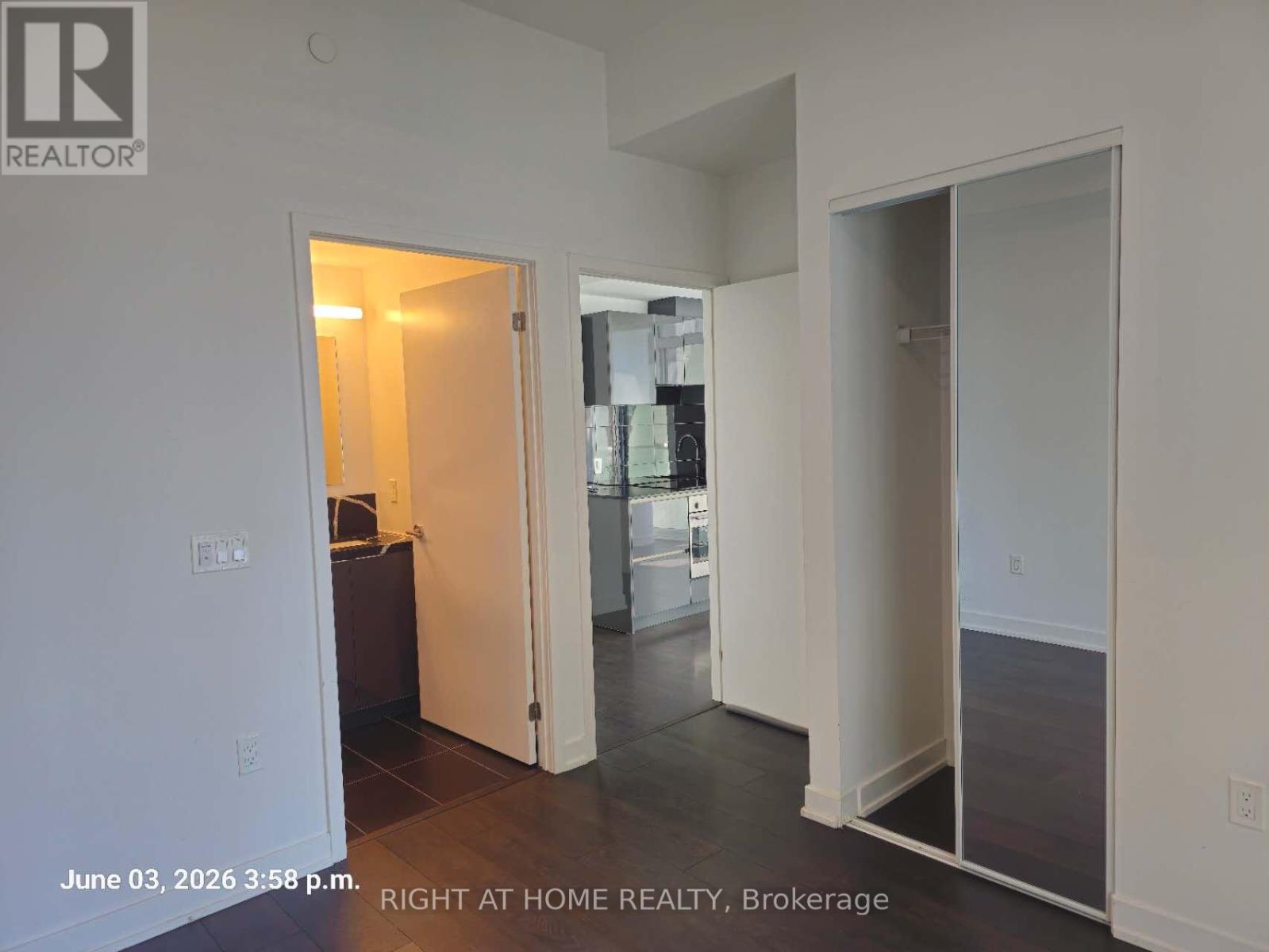 1233 - 230 Simcoe Street, Toronto, Ontario  M5T 1T4 - Photo 7 - C13238168