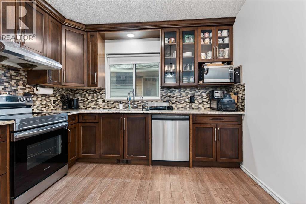 91 Martinwood Court Ne, Calgary, Alberta  T3J 3H2 - Photo 16 - A2316529