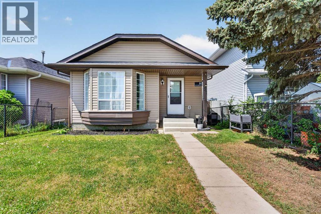 91 Martinwood Court Ne, Calgary, Alberta  T3J 3H2 - Photo 3 - A2316529