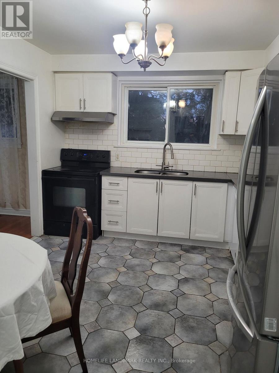229 Chartland Boulevard, Toronto, Ontario  M1S 2S4 - Photo 3 - E13238090