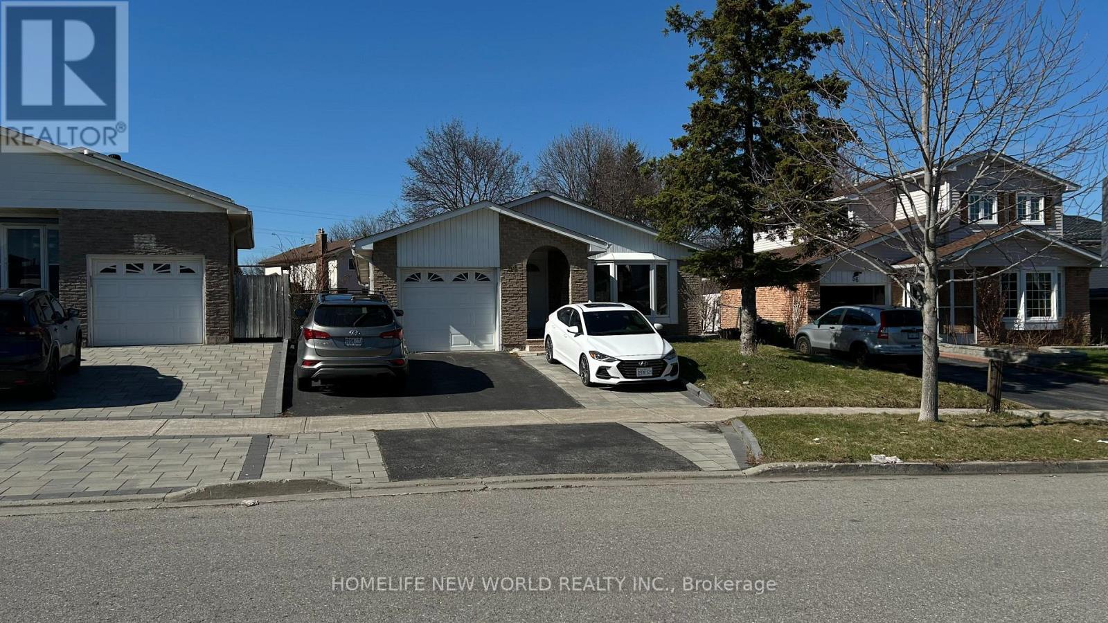 54 Bridley Drive, Toronto, Ontario  M1V 1A9 - Photo 2 - E13238126