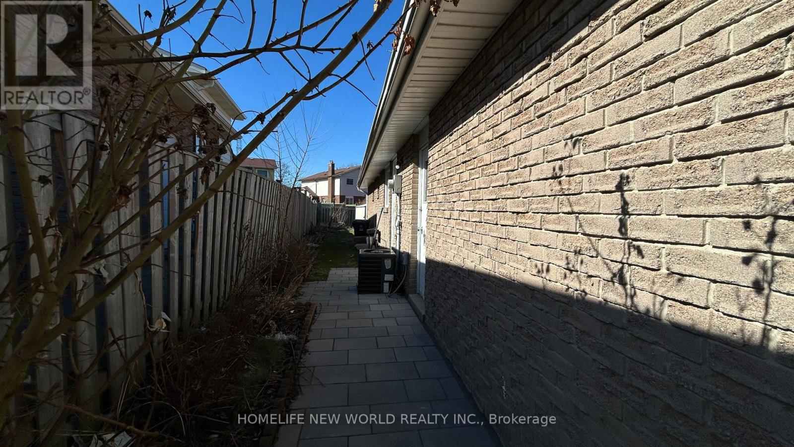 54 Bridley Drive, Toronto, Ontario  M1V 1A9 - Photo 6 - E13238126