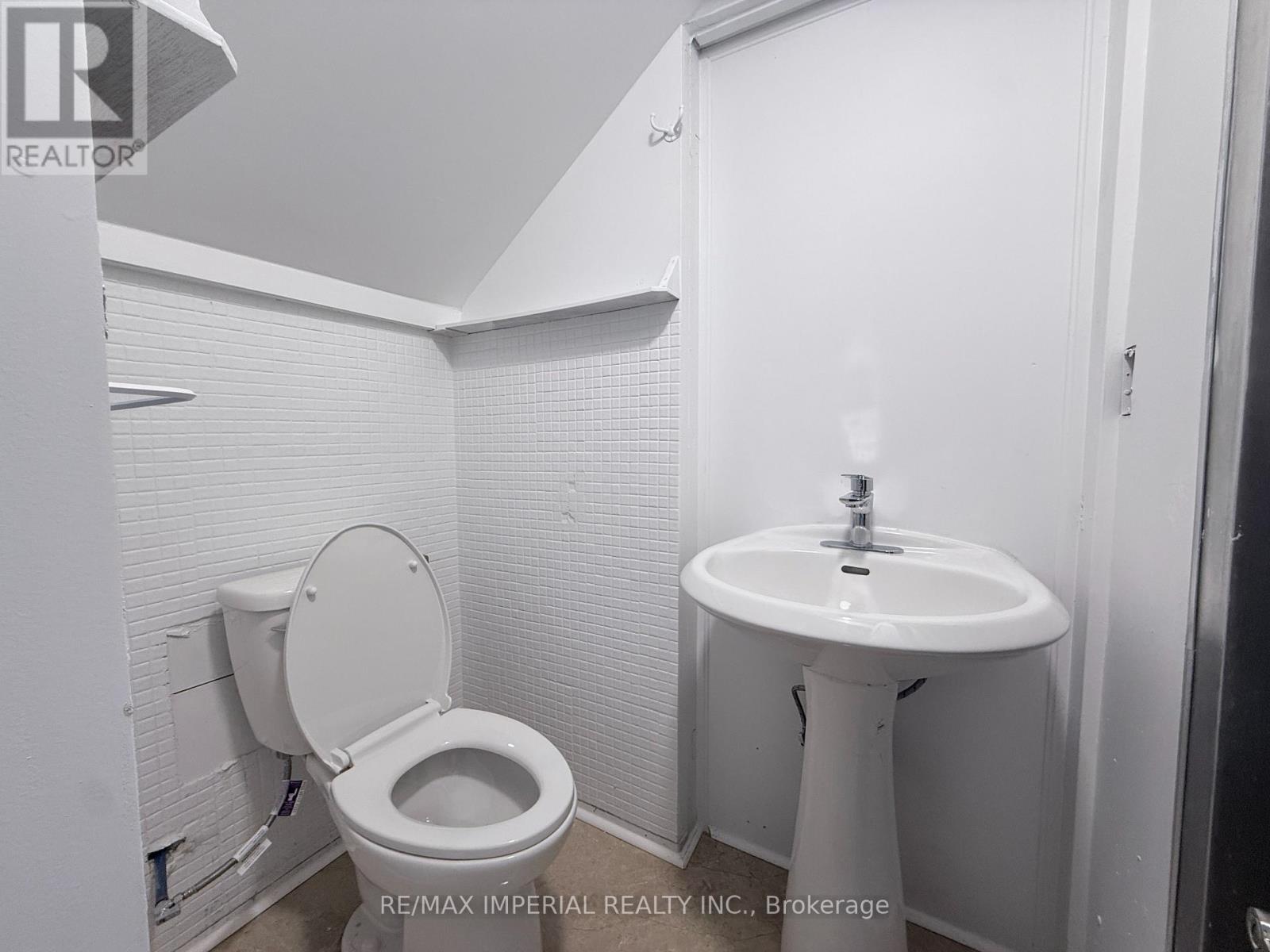 Basement - 69 Edgar Avenue, Richmond Hill, Ontario  L4C 6K2 - Photo 9 - N13238108