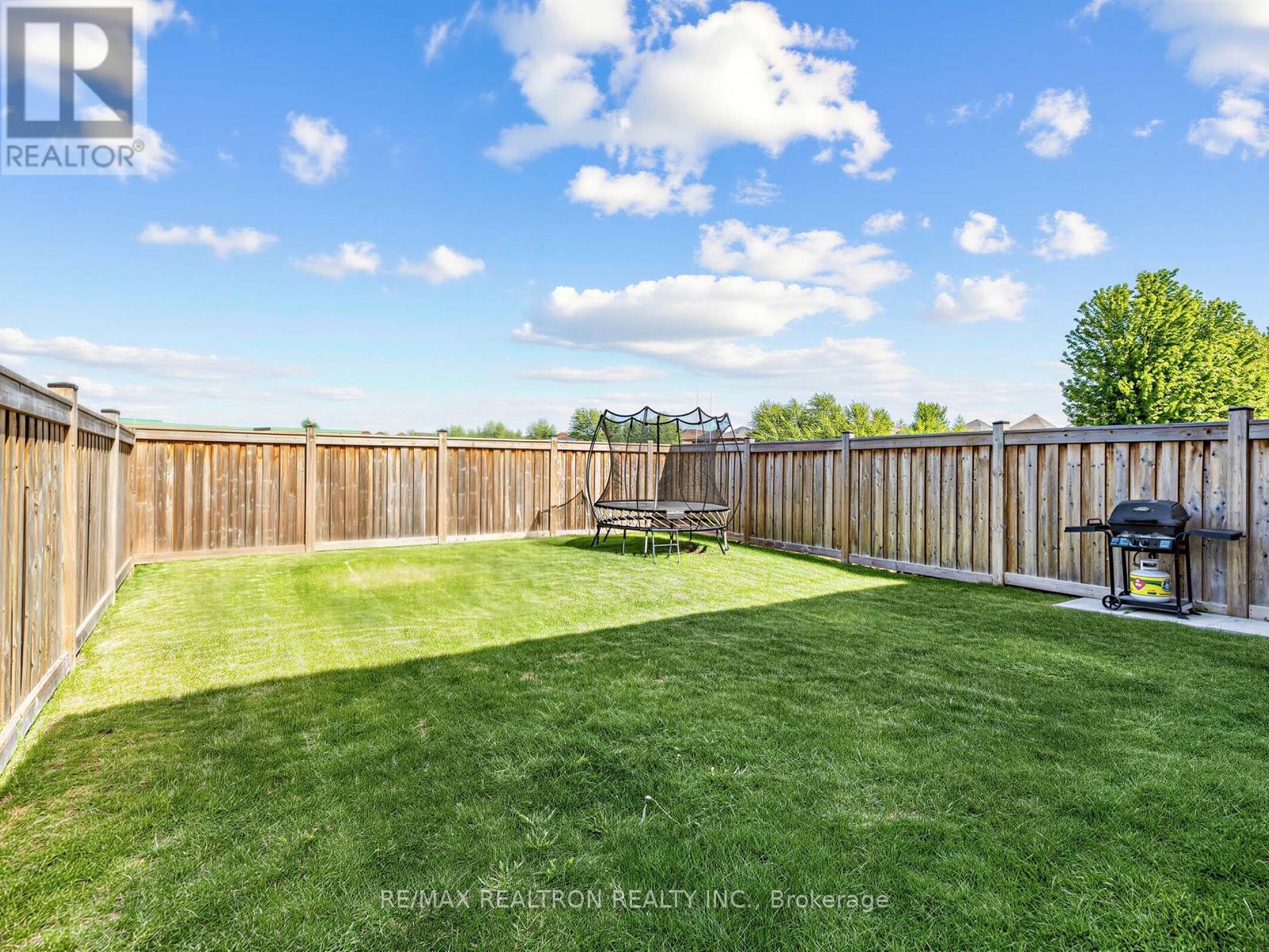 202 Sutherland Avenue, Bradford West Gwillimbury, Ontario  L3Z 4H7 - Photo 29 - N13238112