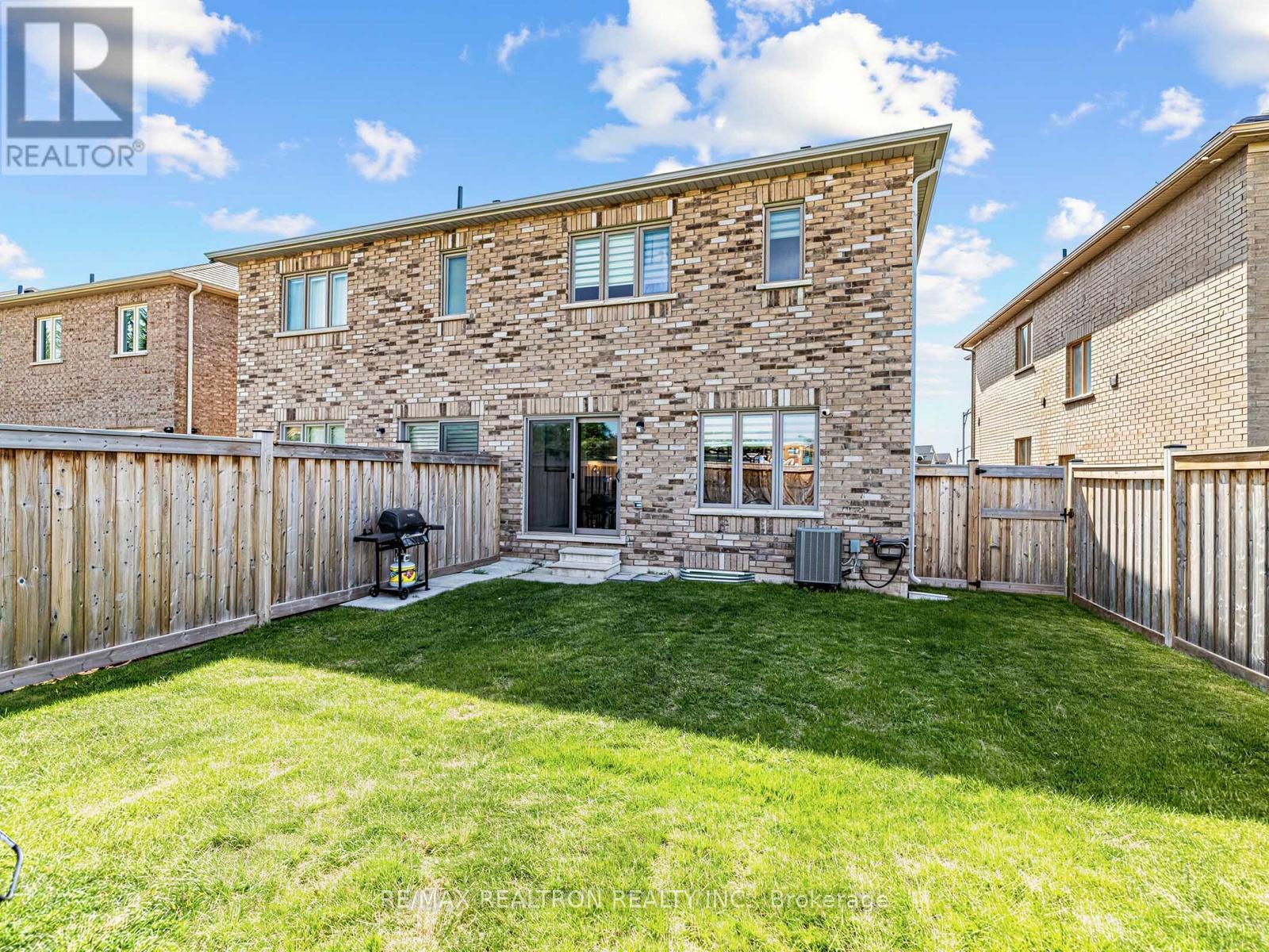 202 Sutherland Avenue, Bradford West Gwillimbury, Ontario  L3Z 4H7 - Photo 30 - N13238112