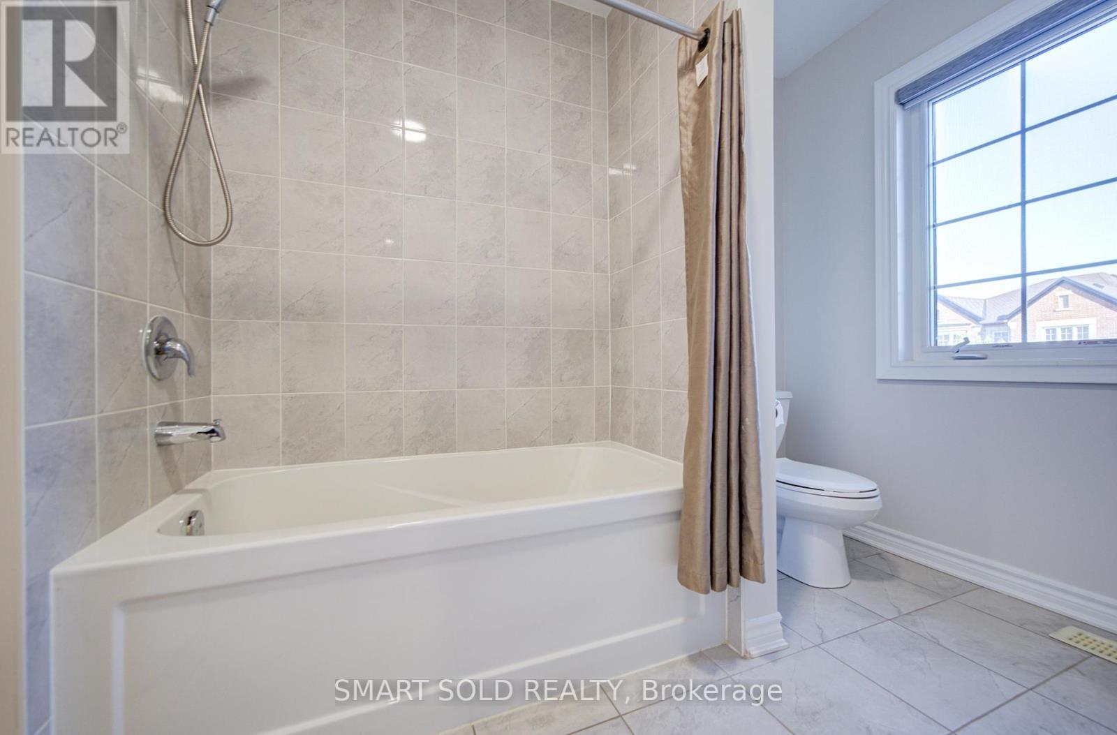 38 Crockart Lane, Aurora, Ontario  L3X 1V9 - Photo 23 - N13238158