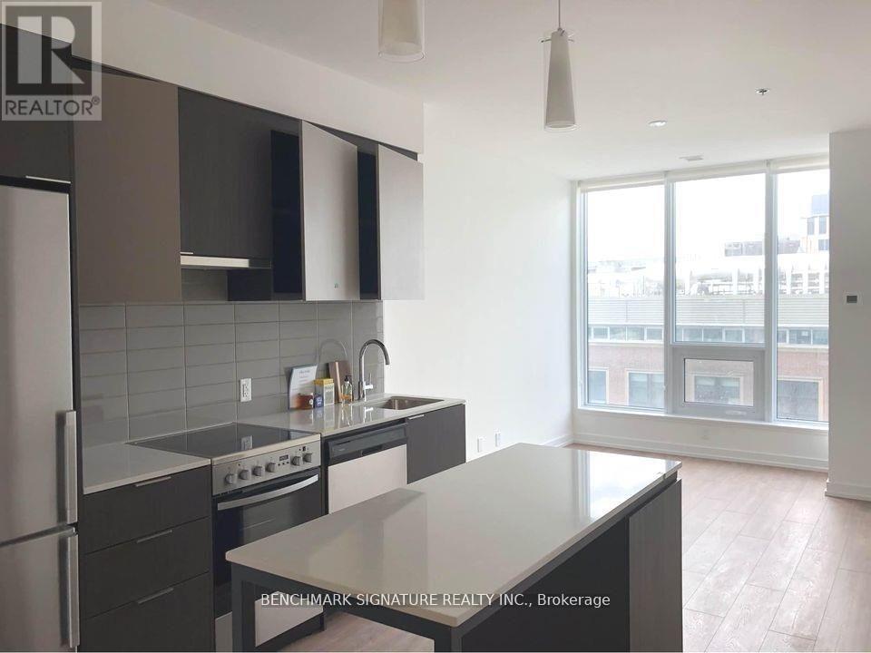 605 - 203 COLLEGE STREET, Toronto, Ontario