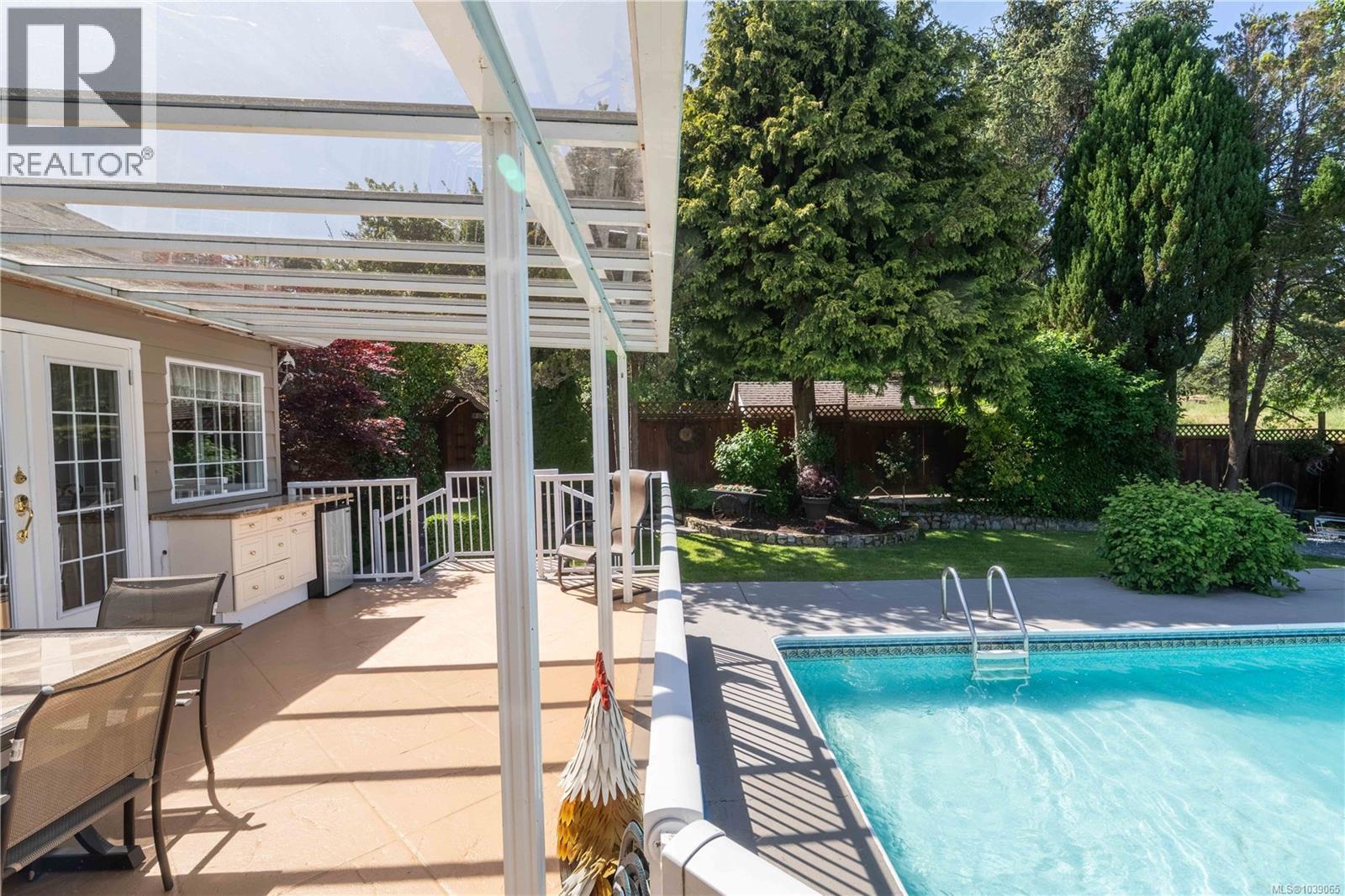 1568 Burnside Rd W, Saanich, British Columbia  V9E 2E2 - Photo 27 - 1039065