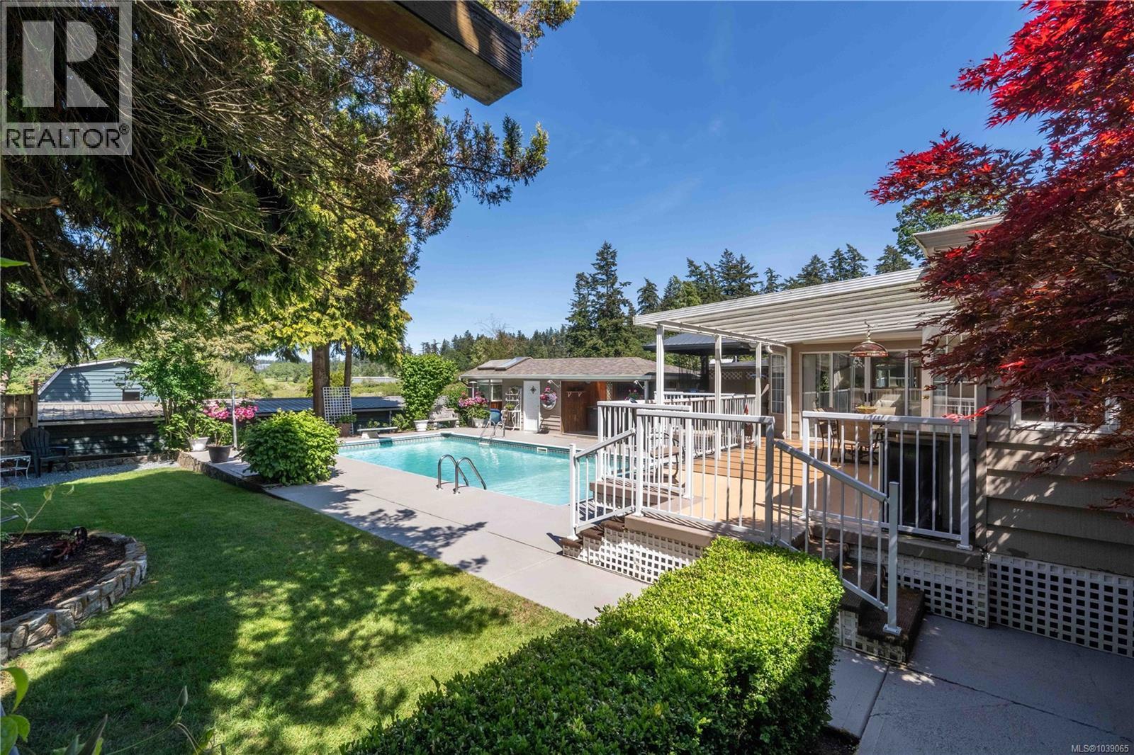 1568 Burnside Rd W, Saanich, British Columbia  V9E 2E2 - Photo 35 - 1039065