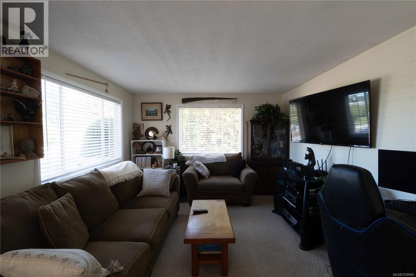 1568 Burnside Rd W, Saanich, British Columbia  V9E 2E2 - Photo 38 - 1039065