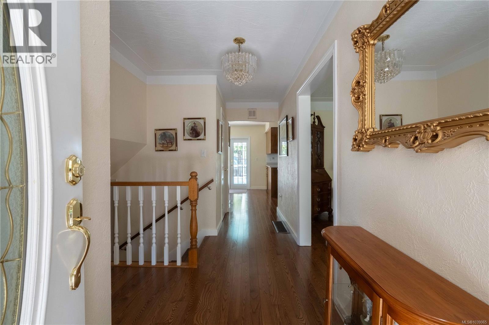 1568 Burnside Rd W, Saanich, British Columbia  V9E 2E2 - Photo 6 - 1039065