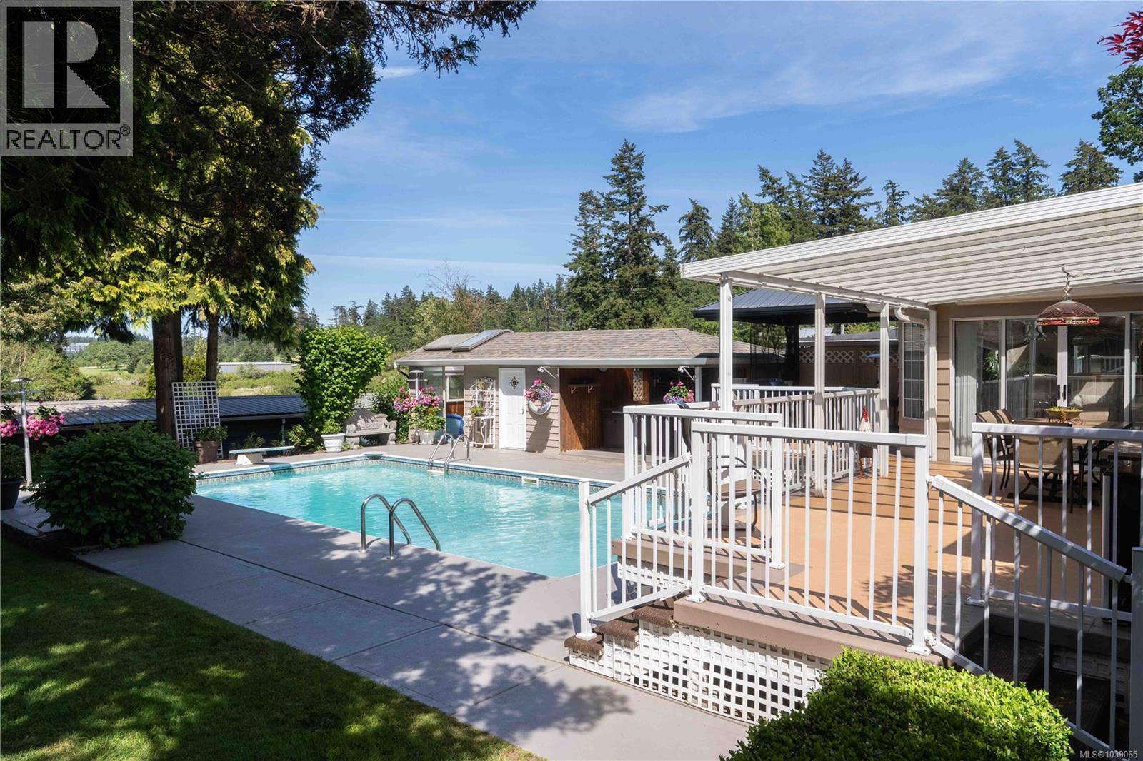 1568 Burnside Rd W, Saanich, British Columbia  V9E 2E2 - Photo 33 - 1039065