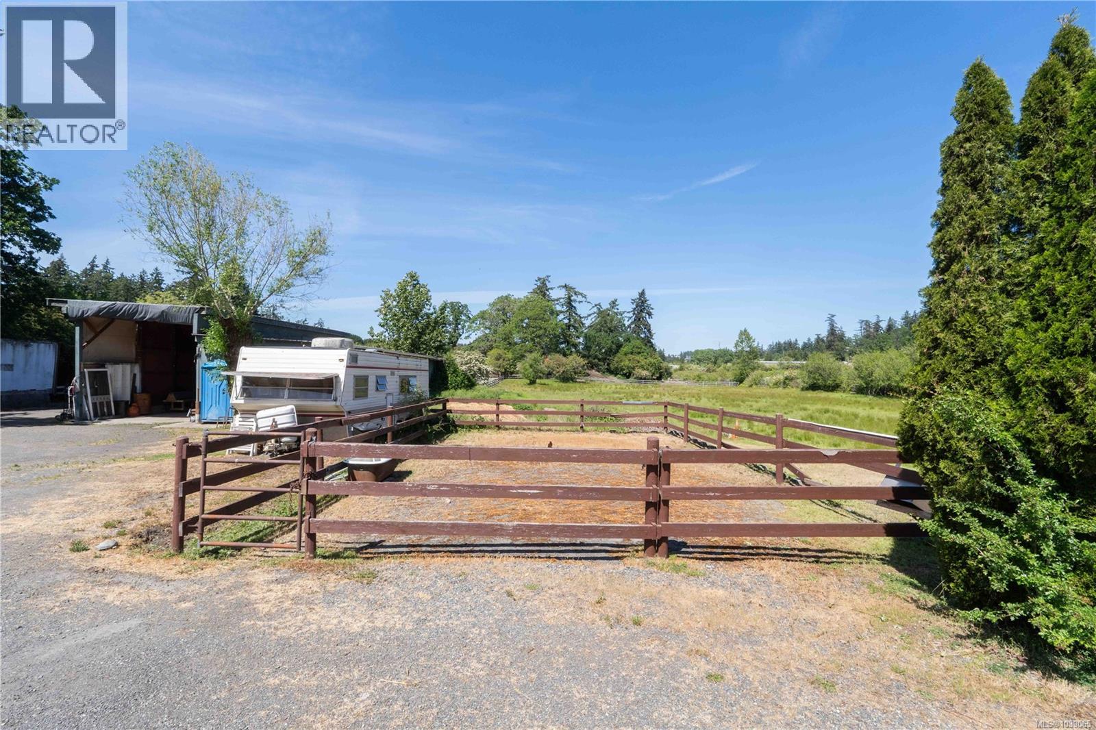 1568 Burnside Rd W, Saanich, British Columbia  V9E 2E2 - Photo 58 - 1039065