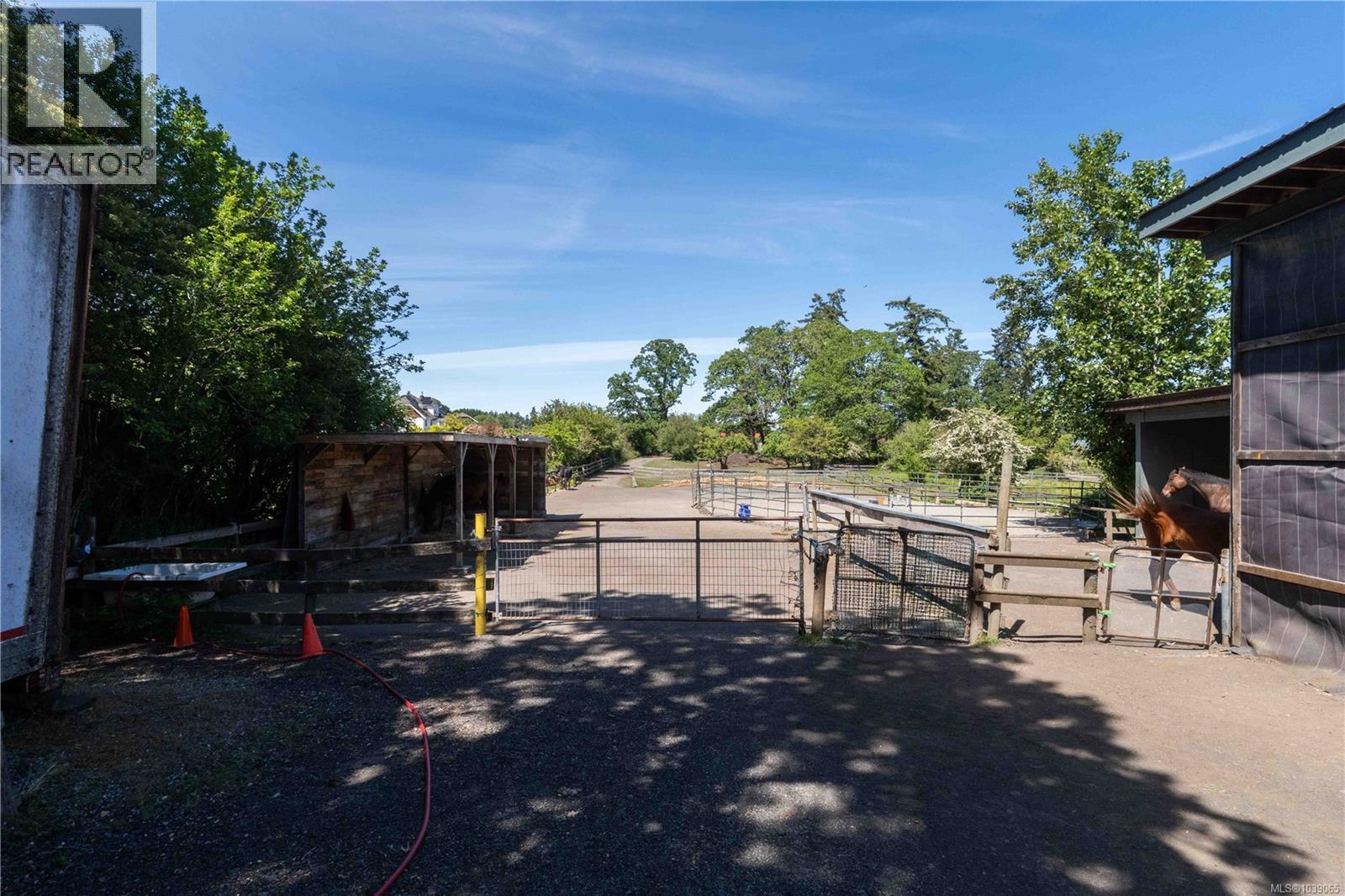 1568 Burnside Rd W, Saanich, British Columbia  V9E 2E2 - Photo 57 - 1039065