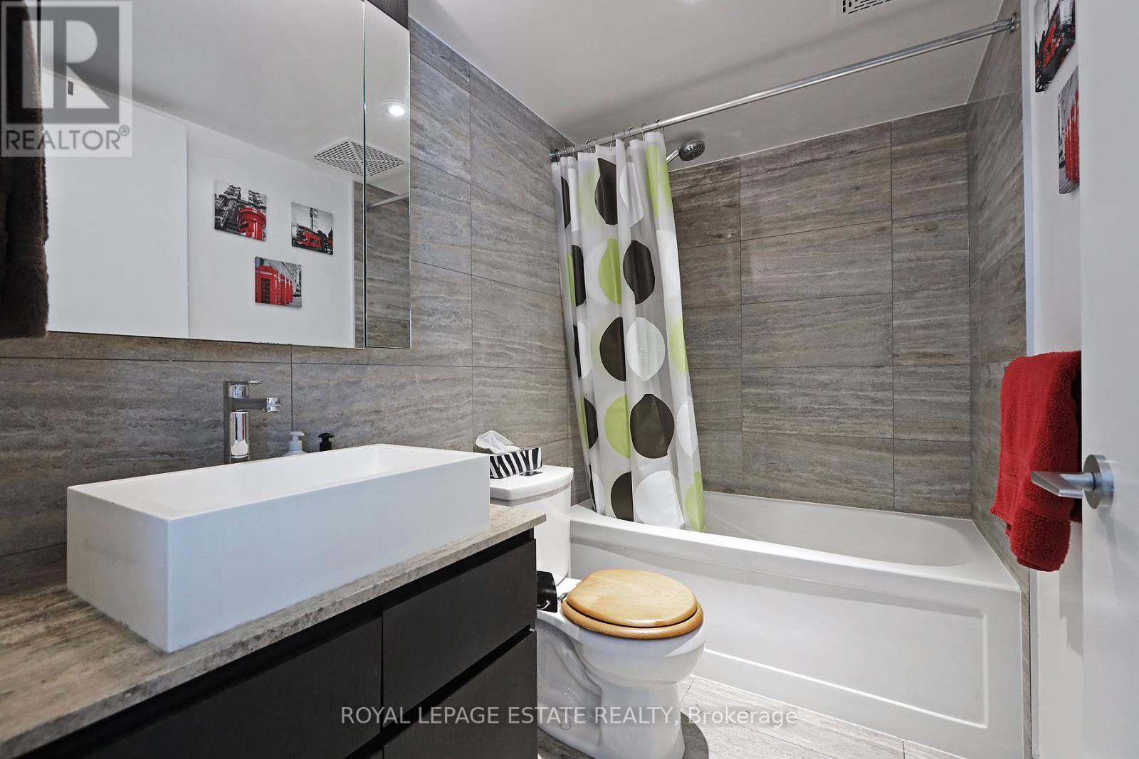 1701 - 10 Capreol Court, Toronto, Ontario  M5V 4B3 - Photo 15 - C13238192